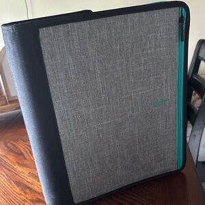 Five Star Gray Binder with Teal Zipper